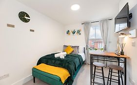 Small And Trendy Studio 3B